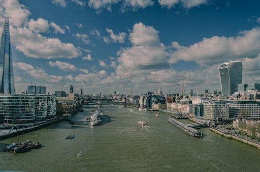 London Crown Shangri La The Shard Icon Above the Thames
