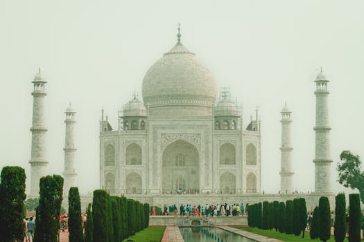 Regal Wonder Oberoi Amarvilas Agra Facing Taj Mahal Majesty